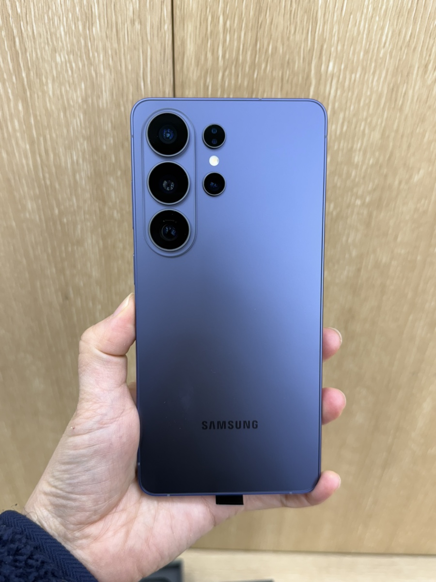 📱 갤럭시 S26 울트라 드디어 공개! "역대급"이라 부르는 이유!!(feat.실물 개봉기)