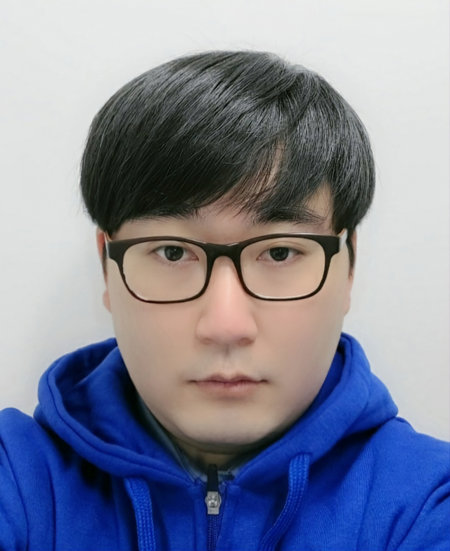 홍사일 크루